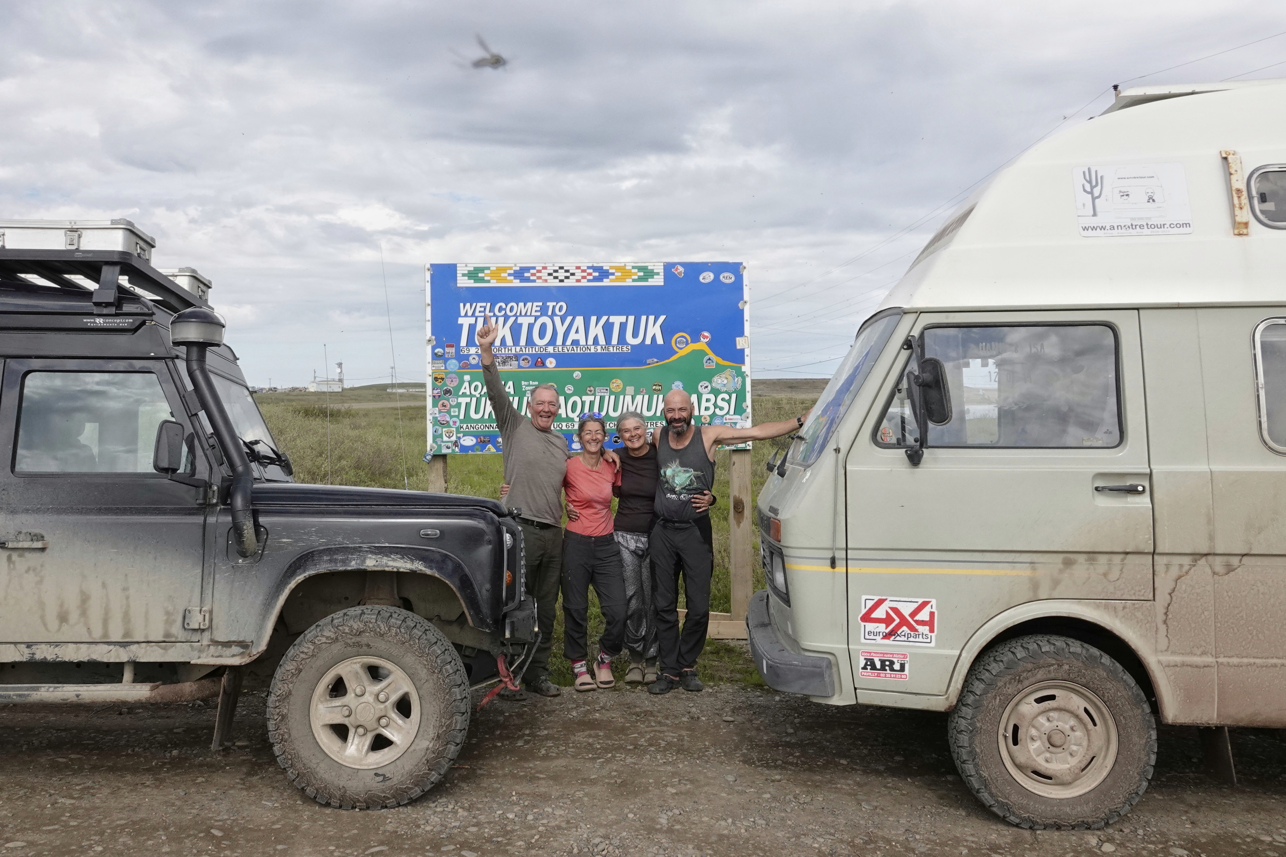 Coco, Christian, Isa et Manu au départ de la Dempster Highway